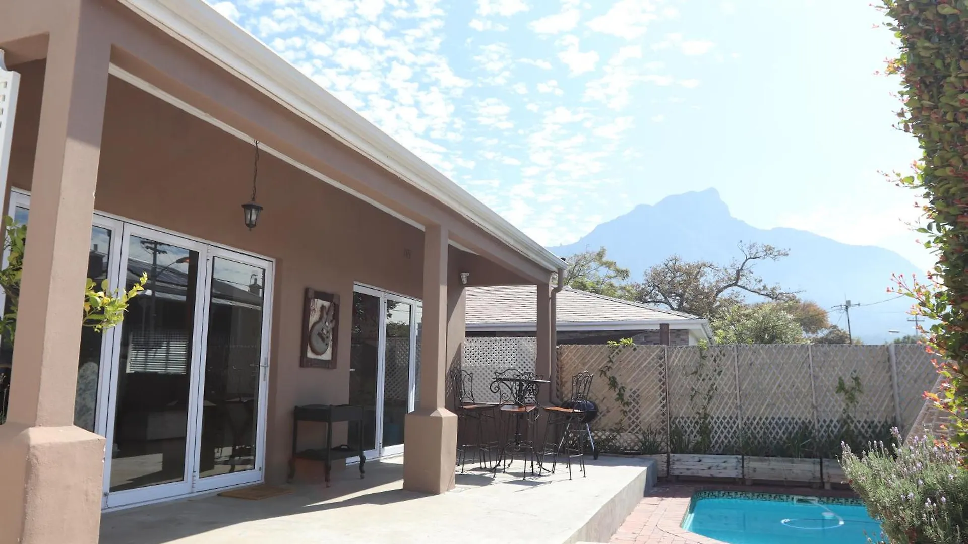 Scenic Two Bedroom House With Splash Pool Città del Capo